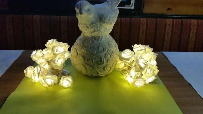 Tischdekoration mit Lichtern